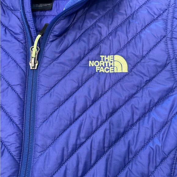 The North Face Womens Quilted Full Zip Vest Purple Nylon Insulated Size Large - Picture 3 of 7